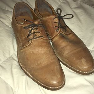 Men’s lace up dress shoes